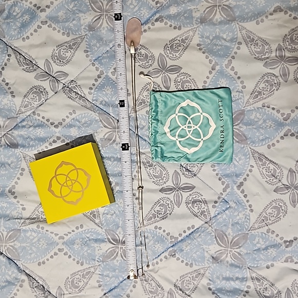 Kendra Scott light pink crystal adjustable silver necklace w/giftbox&storage bag - Picture 9 of 9